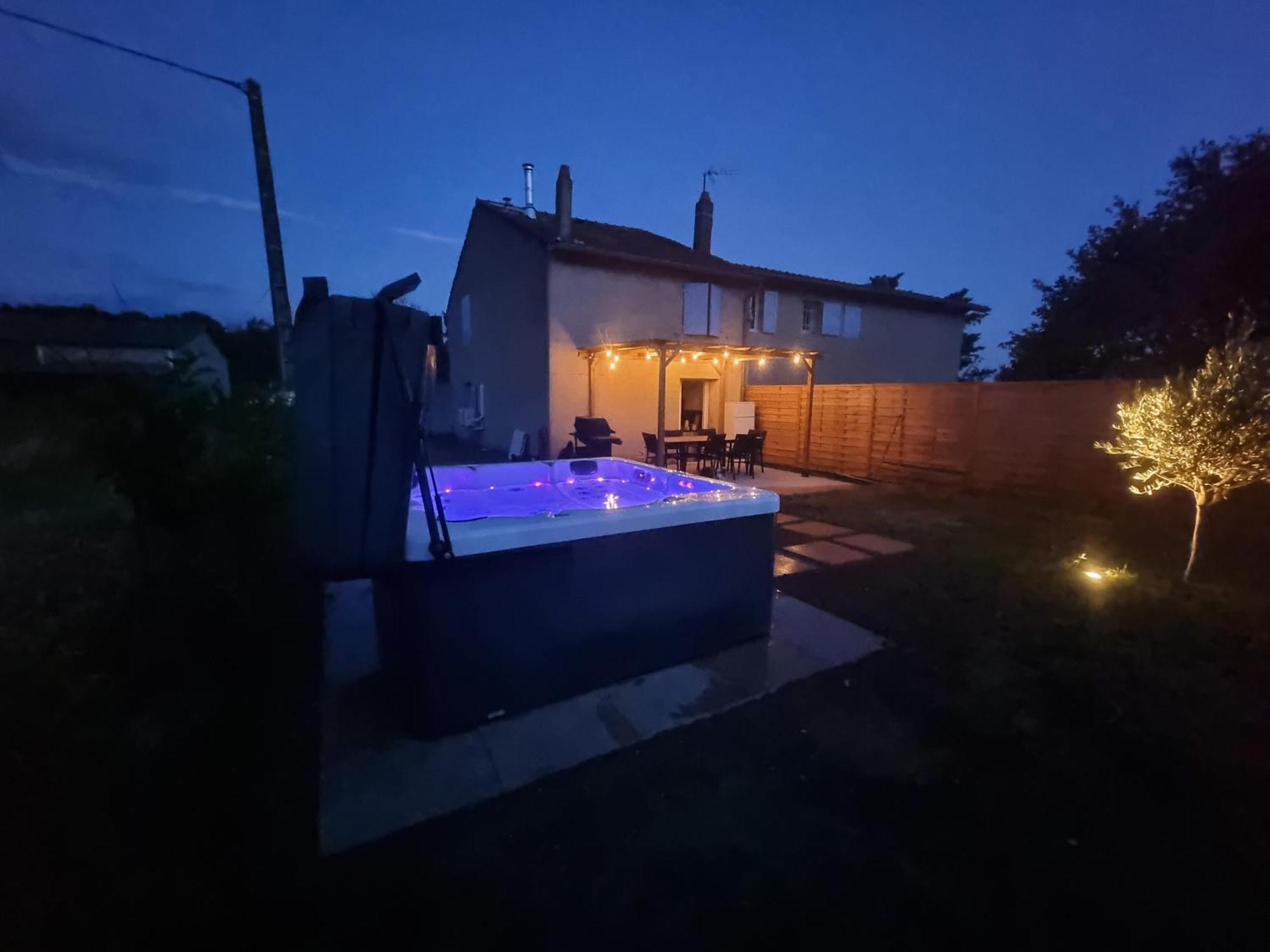 Maison 2 Chambres Avec Exterieur Et Jacuzzi Bourg-les-Valence Ngoại thất bức ảnh